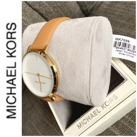 NWT authentic MK gold tone tan leather band watch - Picture 3 of 6